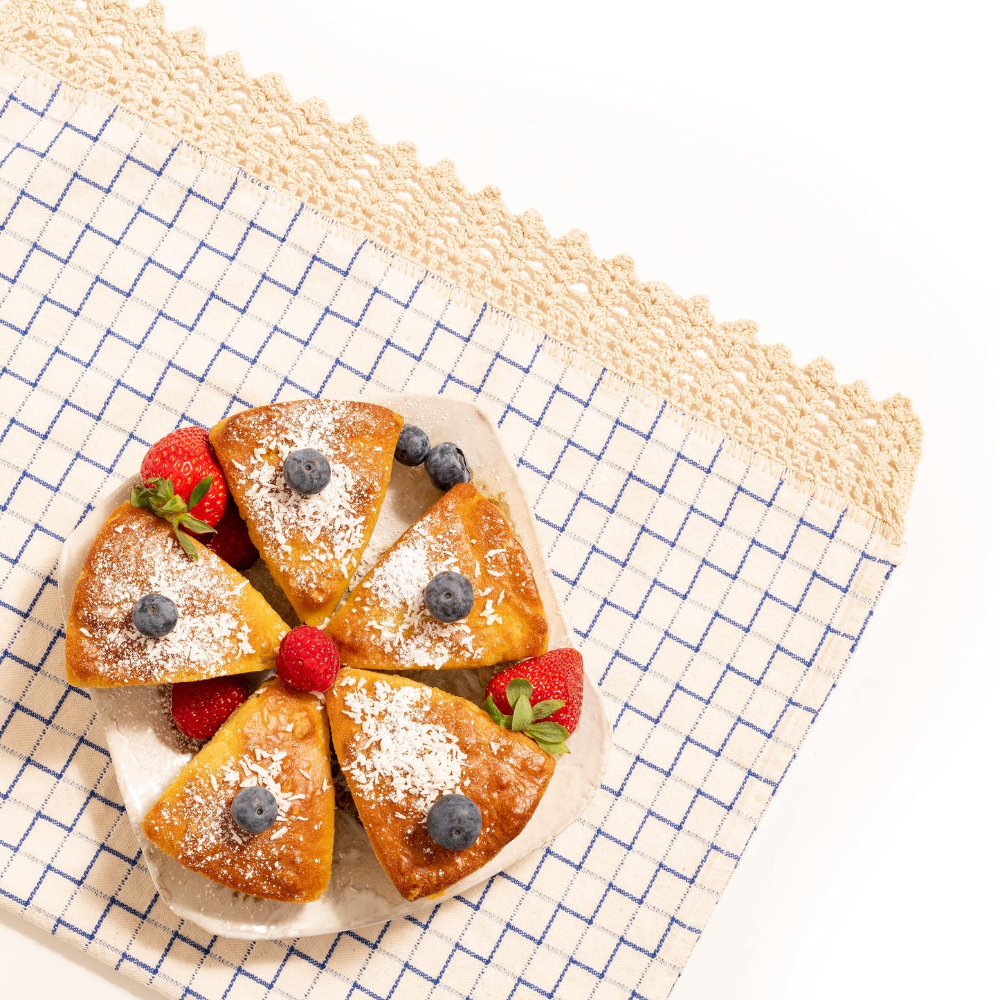 Cast Iron Scone Pan / Cornbread Pan for 8 Wedge Shaped Bakes, Pre-Seasoned - Comes with Oven Mitts, Silicone Trivet and Oil Brush - by KUHA