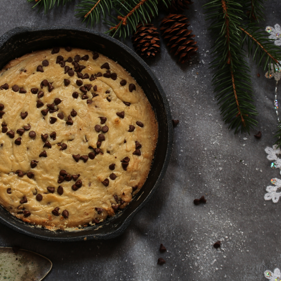 Mini Skillet Chocolate Chip Cookie with 4-inch Cast Iron Pan